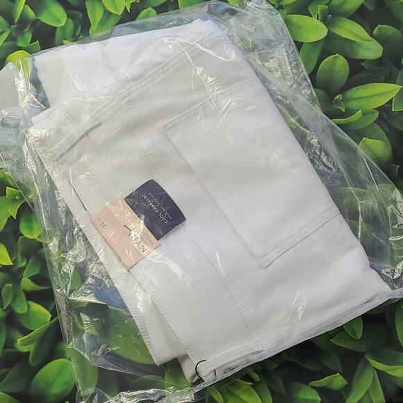 NWT NYDJ Plus Marilyn Cuffed Crop Jeans sz 26W Optic White LiftxTuck Technology - Picture 16 of 16